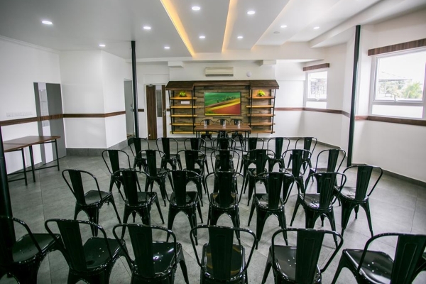 Hotel SAPPHIRE CLUB METRO (Ernakulam)